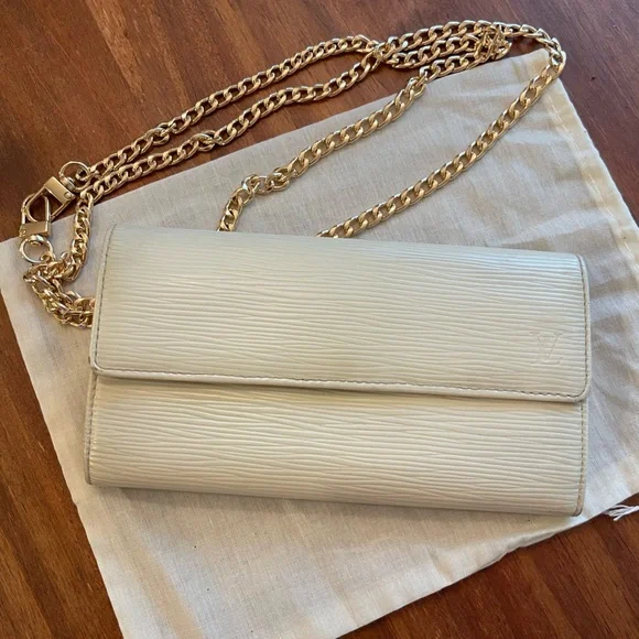 Louis Vuitton Cream and Gold Wallet with Chain Strap Eli Sarah - Picture 16 of 16